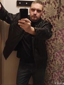 Viktor 45 éves férfi, Budapest