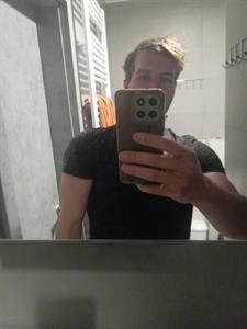 Viktor 26 éves férfi, Baranya megye