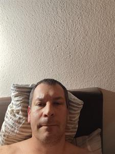 Viktor 47 éves férfi, Budapest