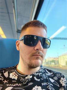Viktor32 31 éves férfi, Fejér megye