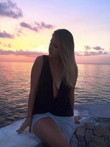 Vivi 24 éves nő, Budapest