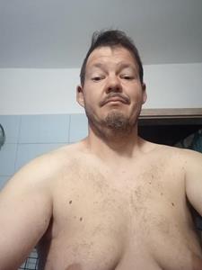 Zender 40 éves férfi, Pest megye