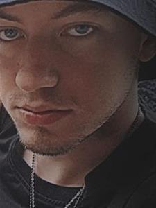 Zoki25 25 éves férfi, Győr-Moson-Sopron megye