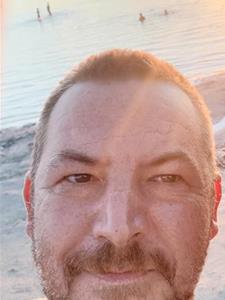 Zolee 48 éves férfi, Budapest