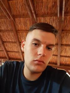 Zoli 33 éves férfi, Csongrád megye
