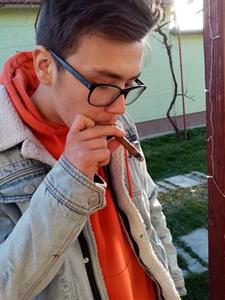 Zoli 23 éves férfi, Trnavský