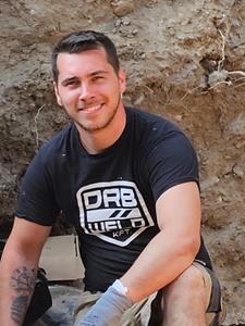 Zoli 28 éves férfi, Komárom-Esztergom megye