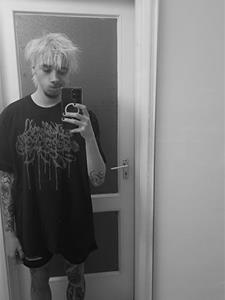 Zoli 24 éves férfi, Budapest