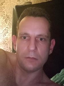 Zoltán 36 éves férfi, Pest megye