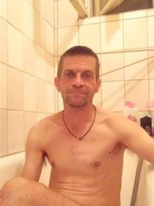 Zozo 43 éves férfi, Pest megye