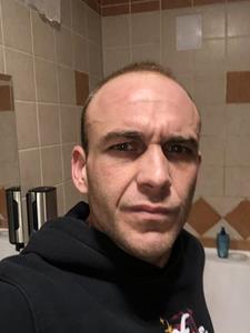 Zsolt 36 éves férfi, Heves megye